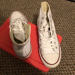 Leather women’s converse